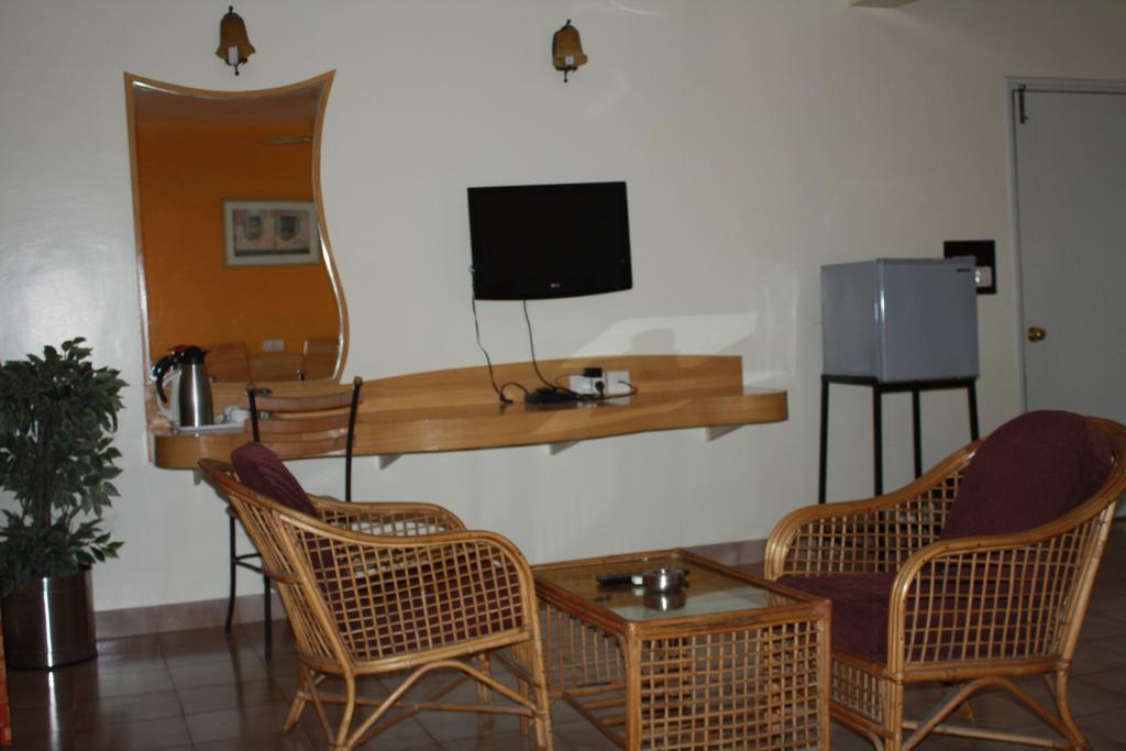 Tom'S Hotel Bangalore Eksteriør billede