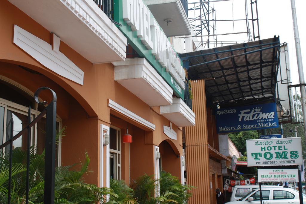 Tom'S Hotel Bangalore Eksteriør billede