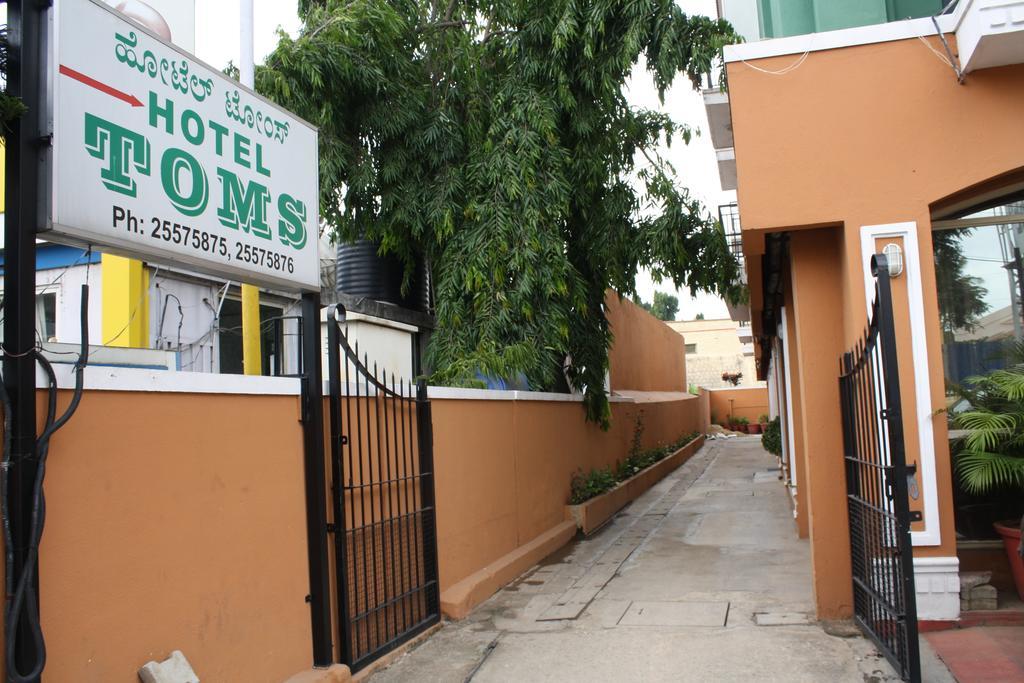 Tom'S Hotel Bangalore Eksteriør billede