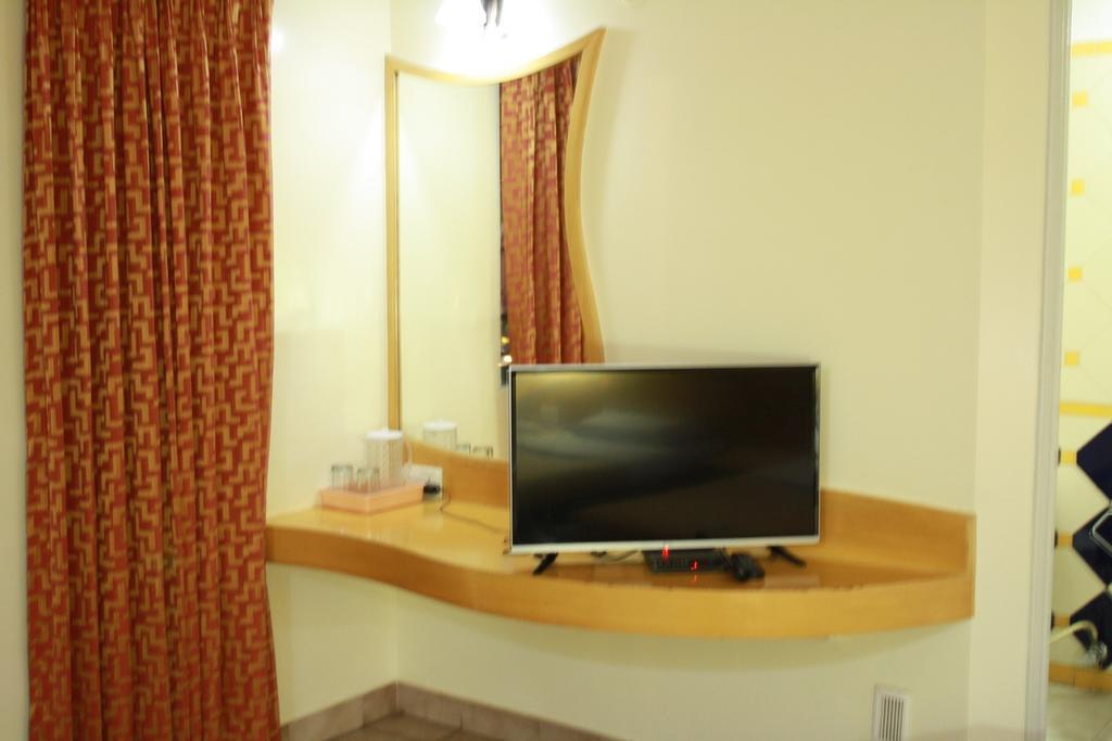 Tom'S Hotel Bangalore Eksteriør billede