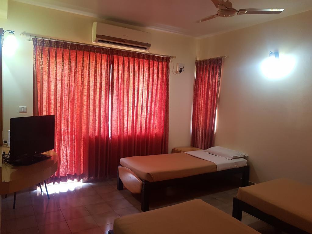 Tom'S Hotel Bangalore Eksteriør billede