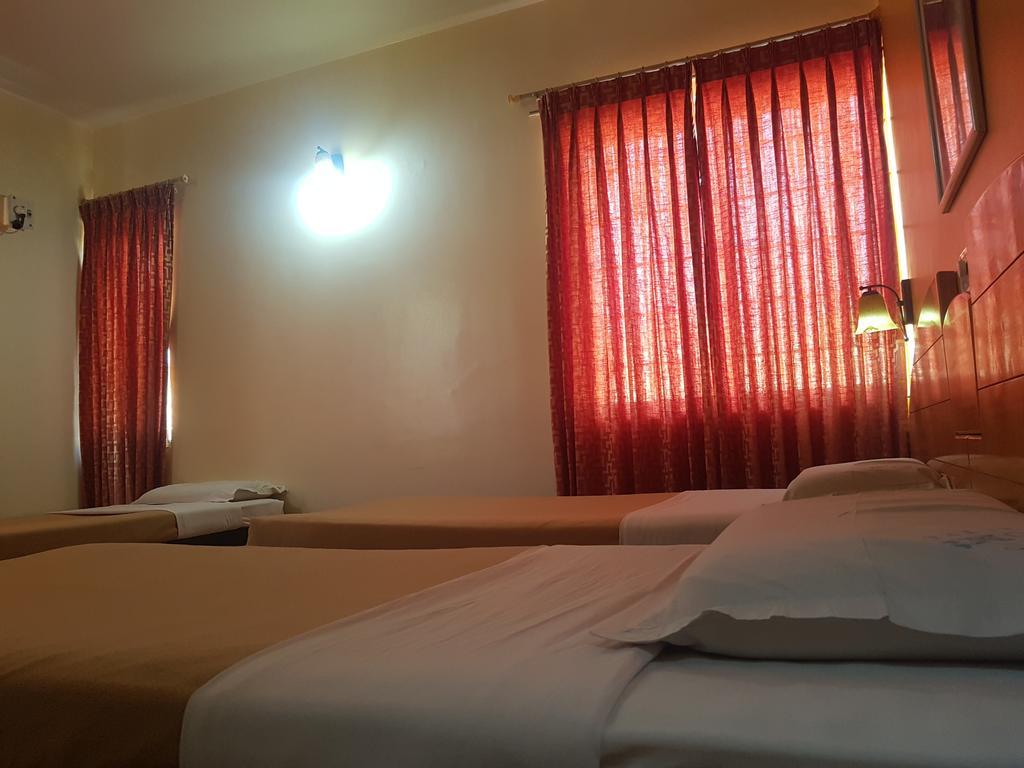 Tom'S Hotel Bangalore Eksteriør billede