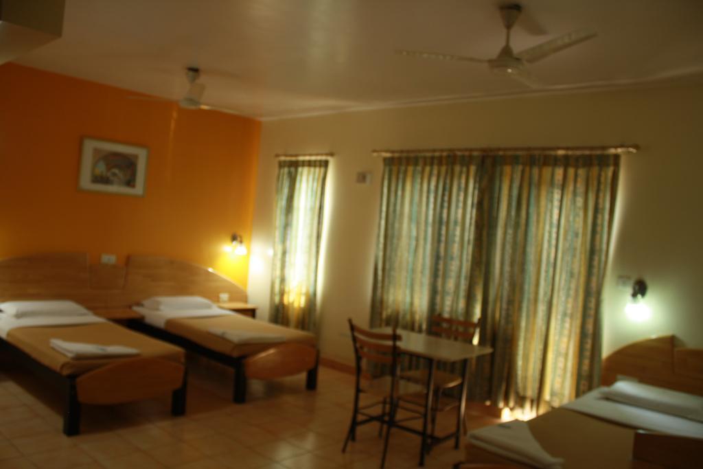 Tom'S Hotel Bangalore Eksteriør billede