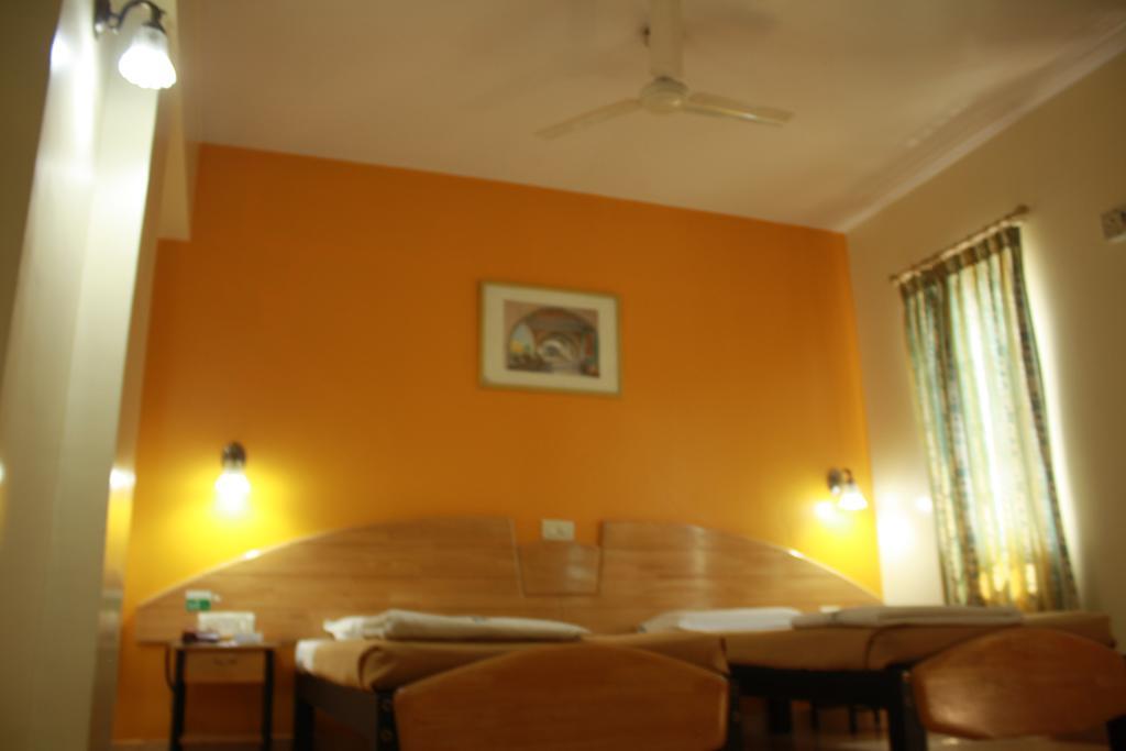 Tom'S Hotel Bangalore Eksteriør billede