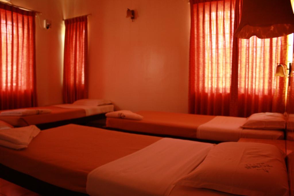 Tom'S Hotel Bangalore Eksteriør billede