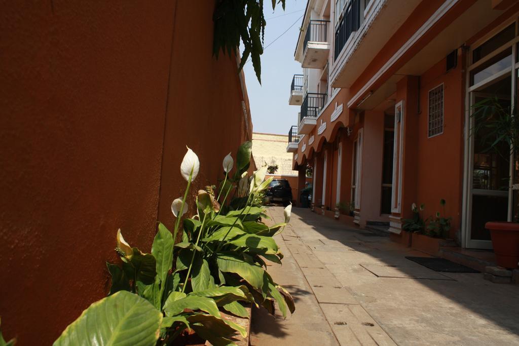 Tom'S Hotel Bangalore Eksteriør billede