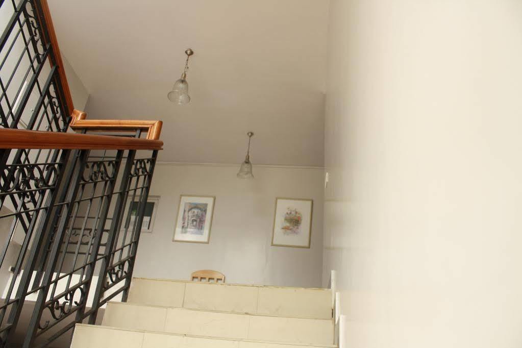 Tom'S Hotel Bangalore Eksteriør billede