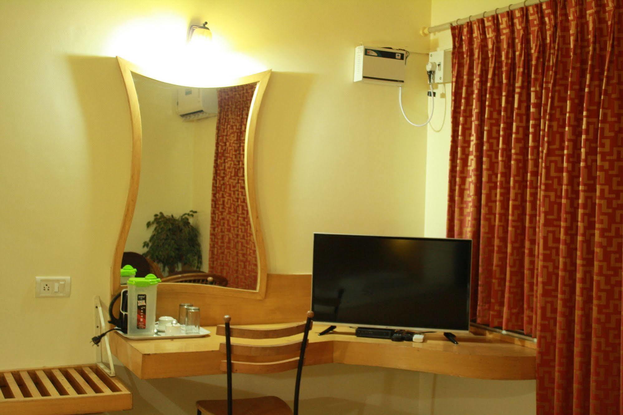 Tom'S Hotel Bangalore Eksteriør billede