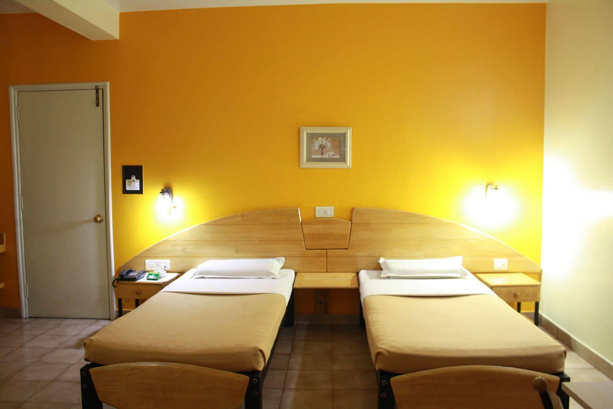 Tom'S Hotel Bangalore Eksteriør billede