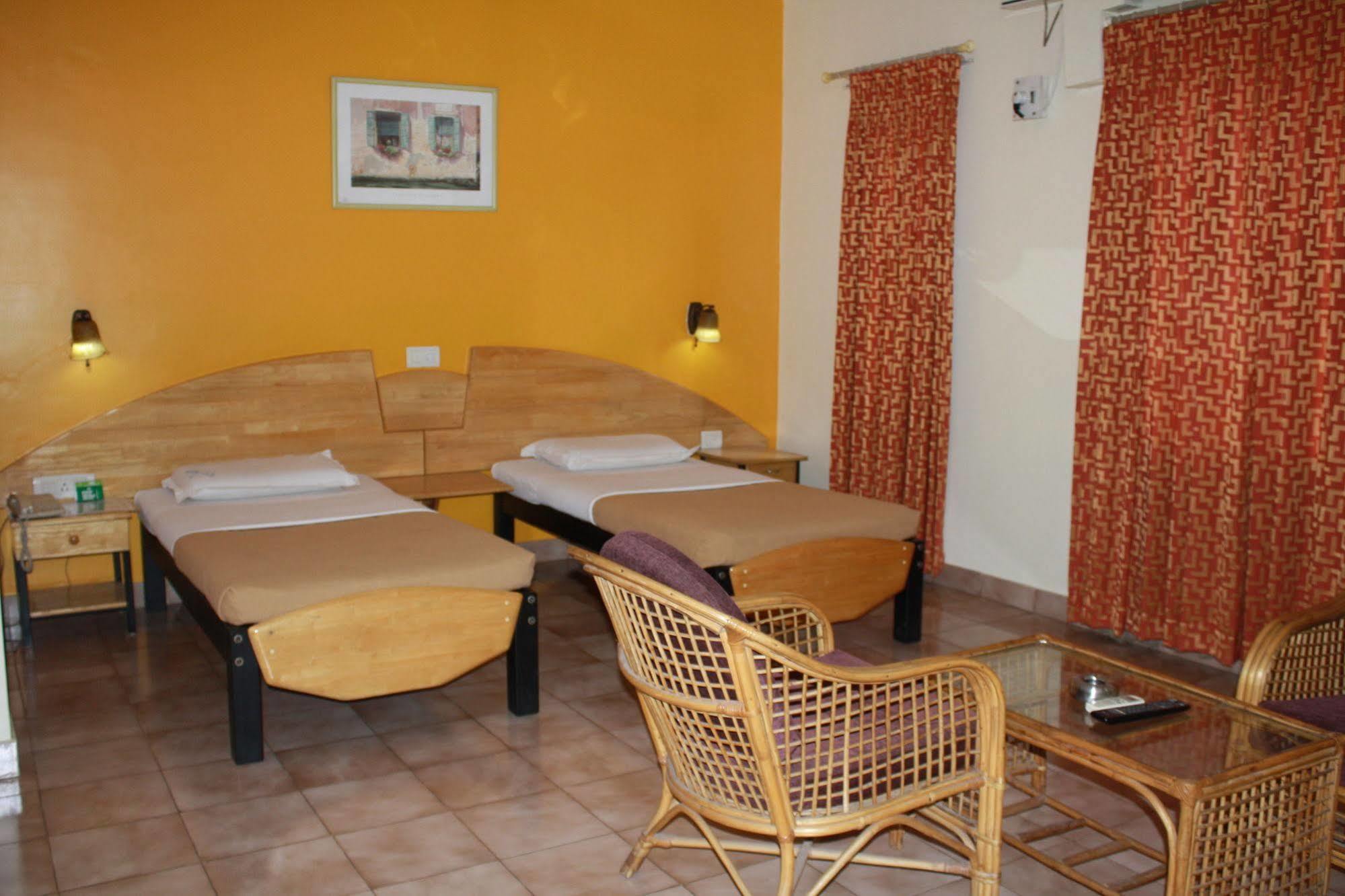 Tom'S Hotel Bangalore Eksteriør billede