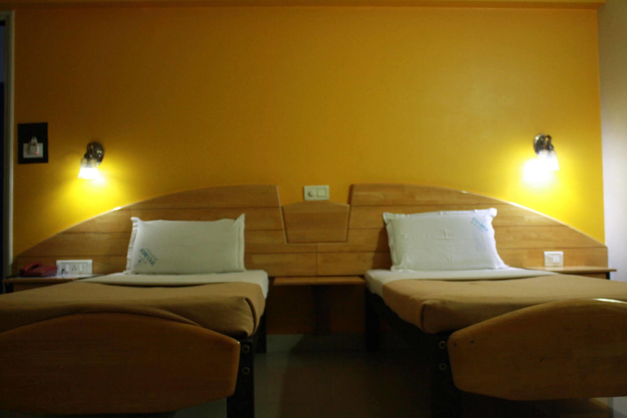 Tom'S Hotel Bangalore Eksteriør billede