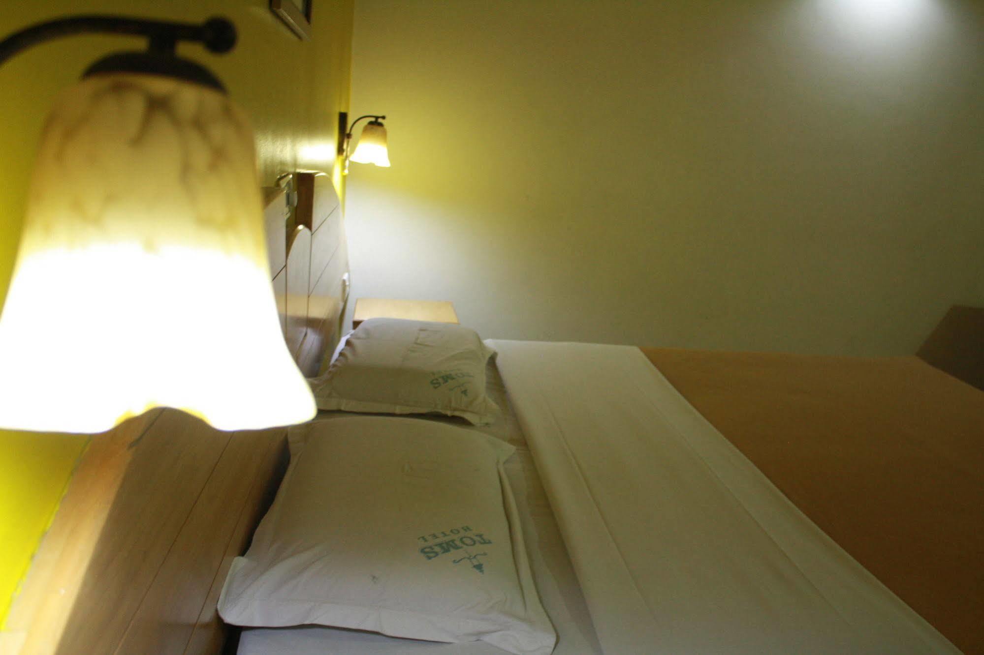 Tom'S Hotel Bangalore Eksteriør billede