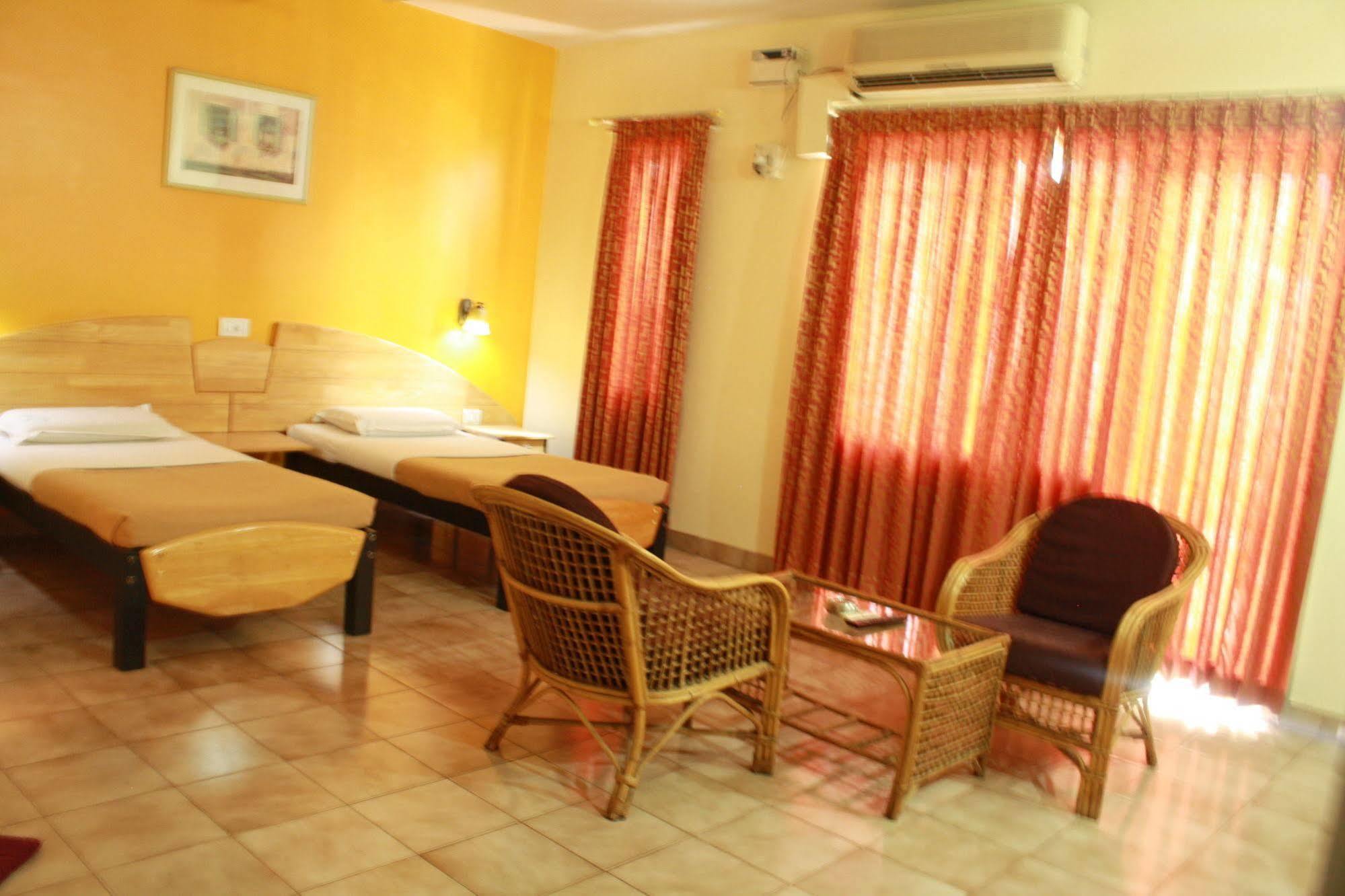 Tom'S Hotel Bangalore Eksteriør billede