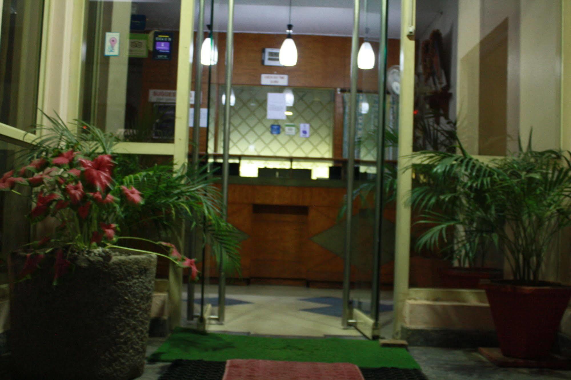Tom'S Hotel Bangalore Eksteriør billede